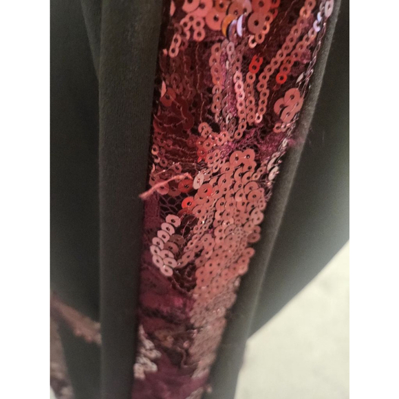 Women's Guess Dress, Black & Burgundy, Size 16 - Picture 6 of 7